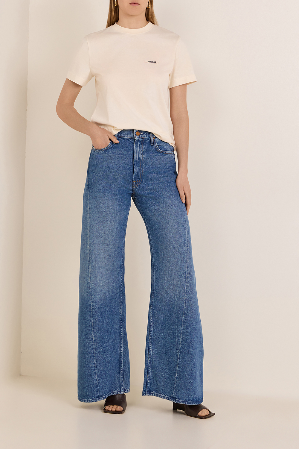 מכנסי ג'ינס מתרחבים